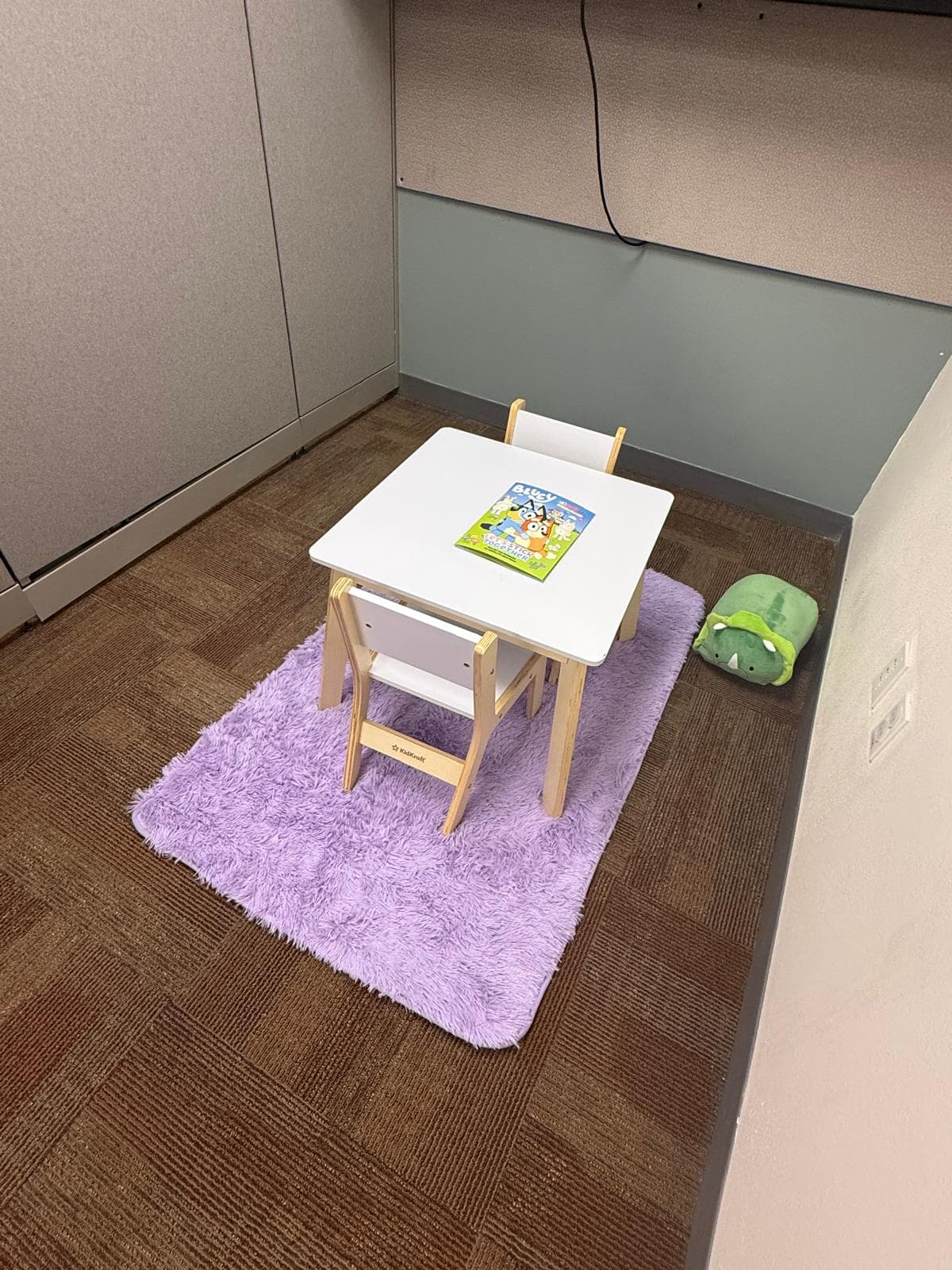 Quiet reading corner for individual sessions